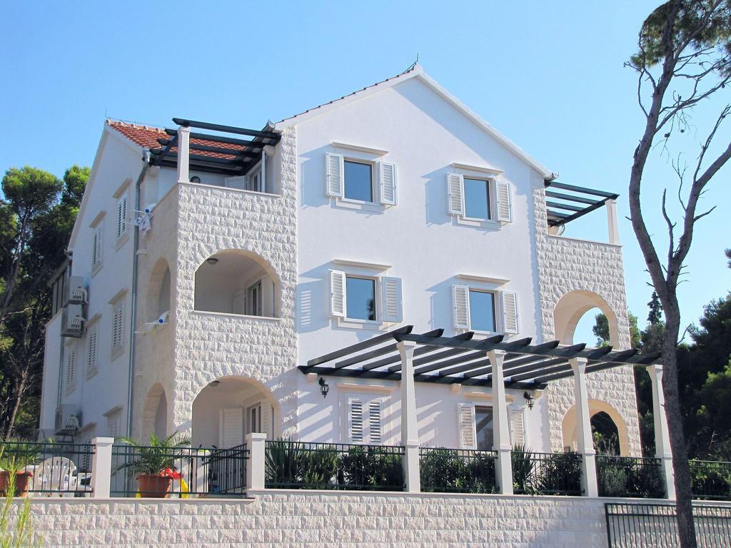 La Riva - Seafront Апартаменты